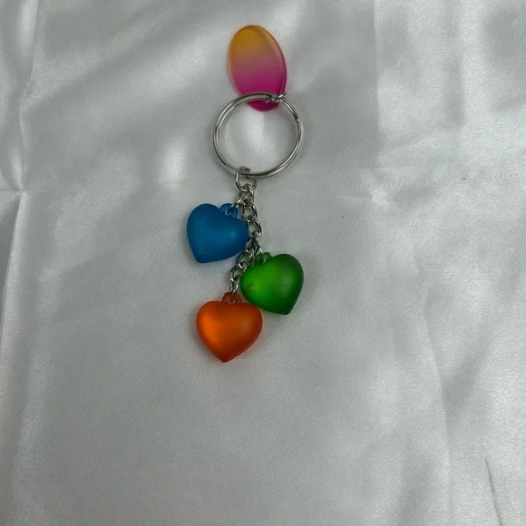 Keychain Multicolor Heart Key Holder - Picture 3 of 9